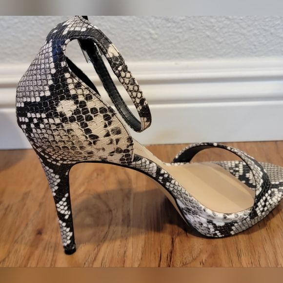 Aldo Snakeskin Heel - Picture 4 of 9